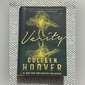 Colleen Hoover 'Verity' paperback Book